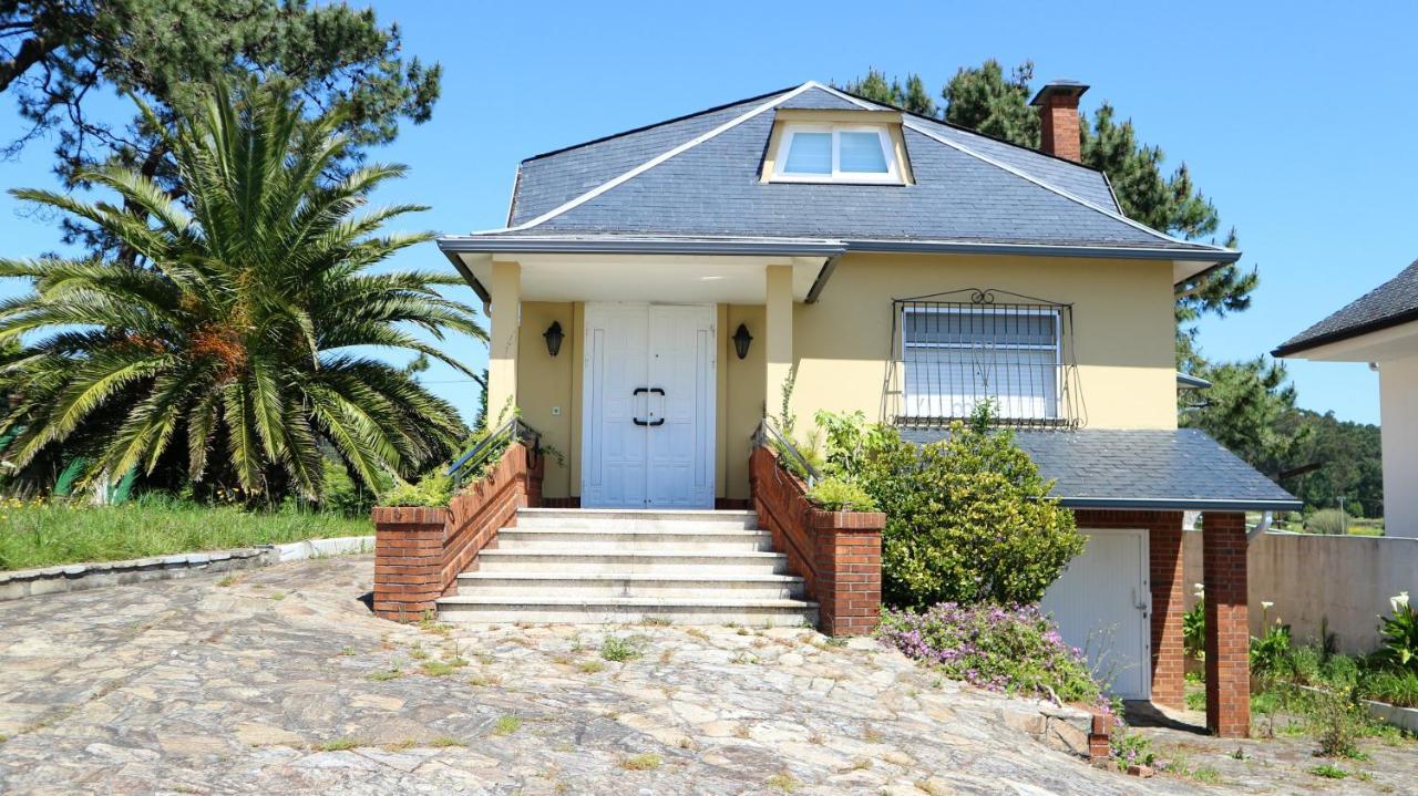 Spacious House With Terrace Near Boiro, Sea View 외부 사진